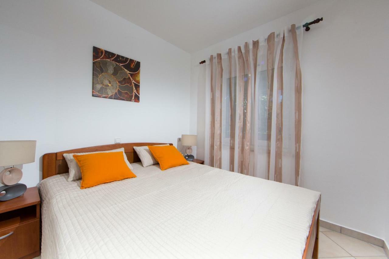 Apartments Sanmichel พูลา ภายนอก รูปภาพ